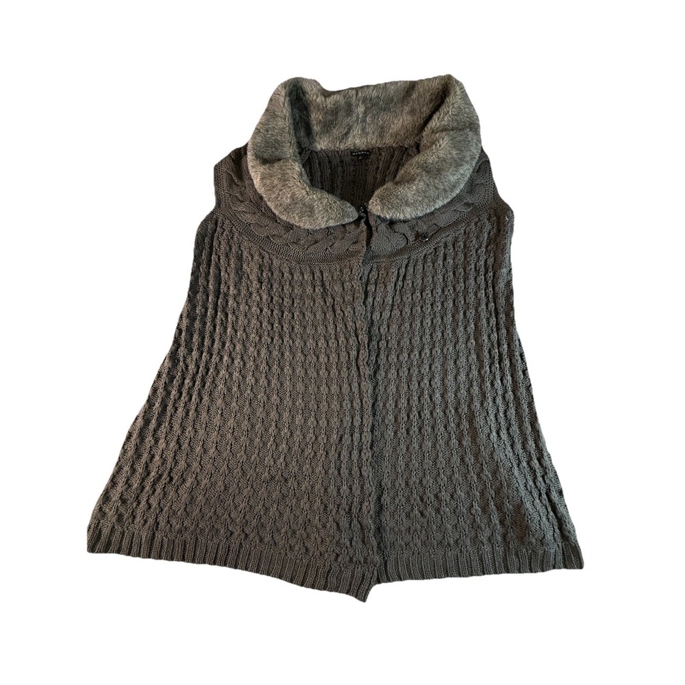 Hannah Gray Textured Knit Sweater Vest Faux Fur Collar Adjustable Cottagecore